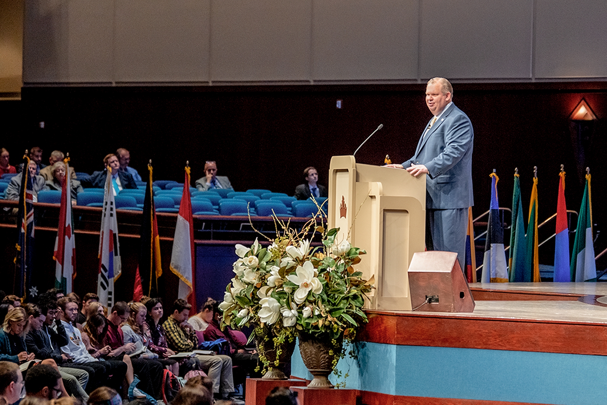 Bill Paterson preaching during Missions Conference.