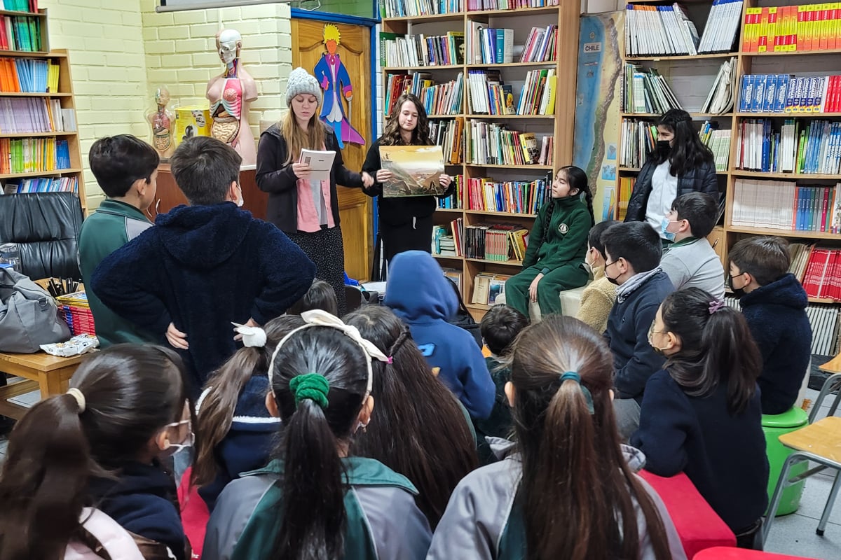 YOM team members teach students in Chile