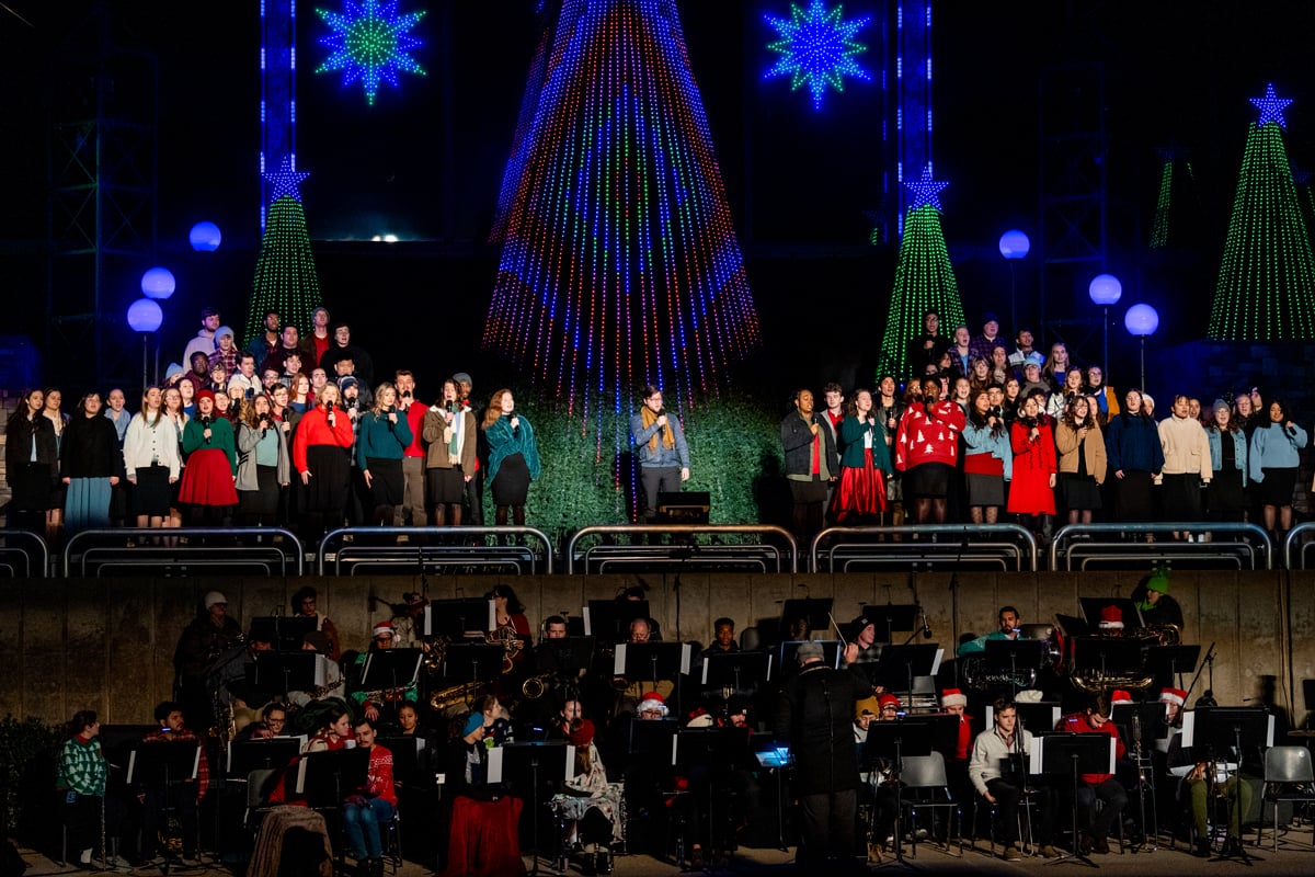 Christmas Lights Singers